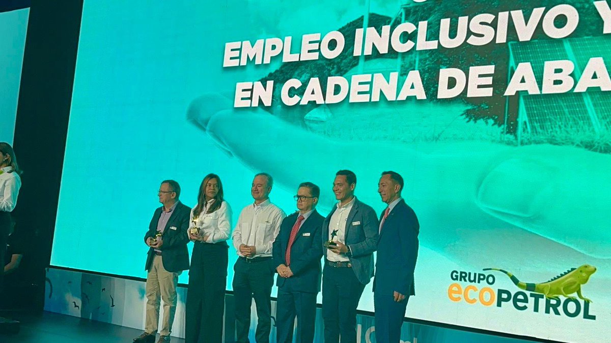 acdesarrollo's tweet photo. ¡Ganamos! 🙏🏻🙌🎉

En el marco de la 7ma Cumbre de Proveedores “Caminos Sostenibles para Avanzar”, hemos sido galardonados como Proveedor Icónico por el Grupo @ECOPETROL_SA en la categoría de Diversidad, Equidad e Inclusión- MiPyme. https://t.co/ymei8jNOZC