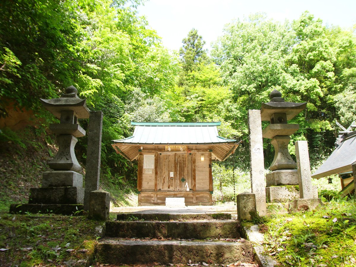 Keizo_Studio's tweet photo. 島根県仁多郡奥出雲町佐白に鎮座している伊賀武神社。
御祭神は五十猛命、和歌山で祖父が林業をしていたのでご縁を感じました。
緑豊かな土地で心地よい風が吹いていました。 https://t.co/7NVSMN1Snw