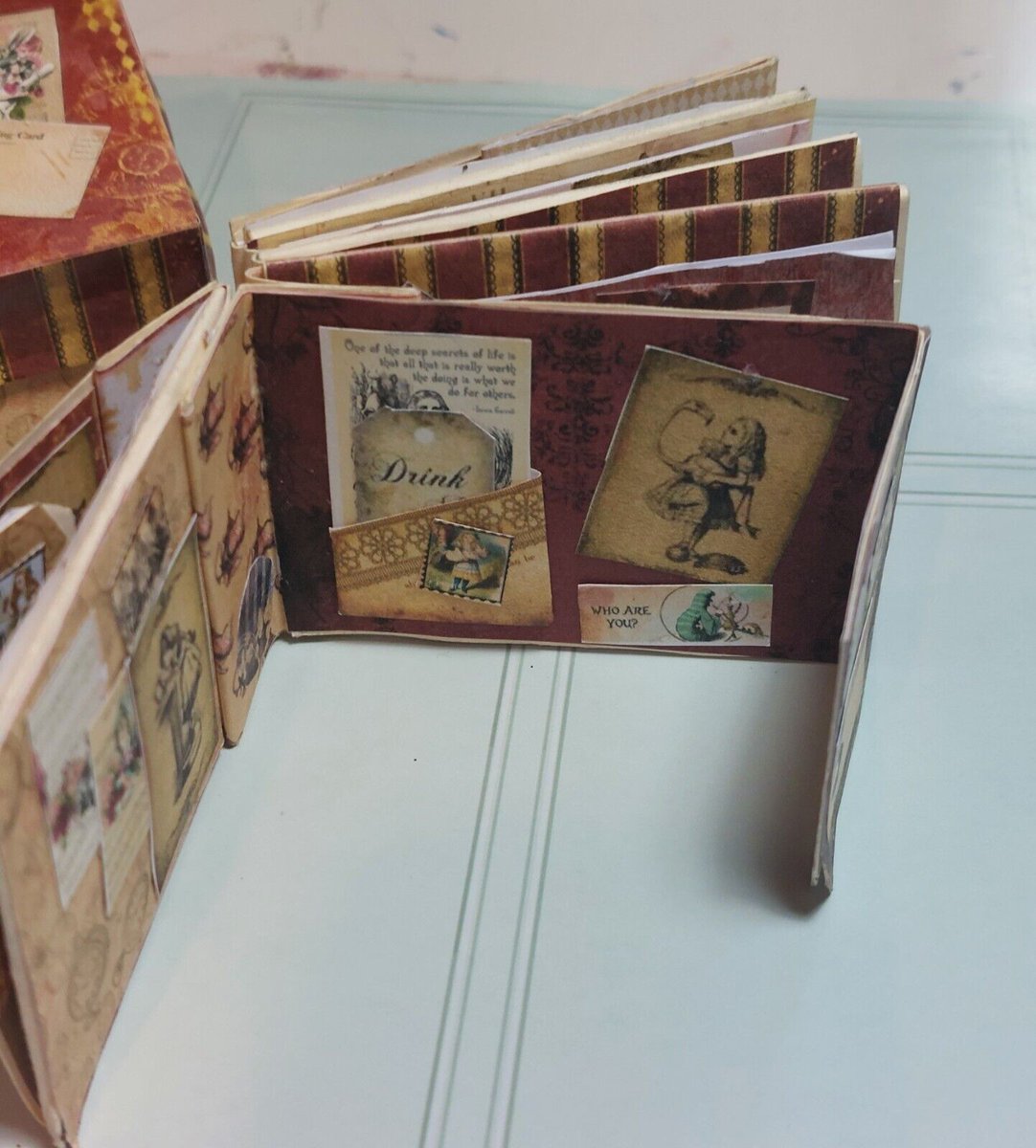 no_divinas's tweet photo. Scrapbook Alicia en el Pais de las maravillas https://t.co/sWdIUT0PjT a través de @YouTube 
#dollstagram #barbiegram #barbieinstagram #barbiemattel  #newbarbie #barbienews #2022barbie https://t.co/C0IzViYti6