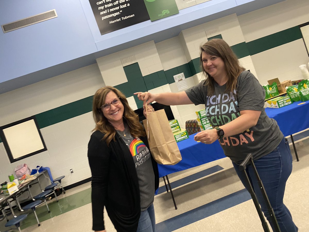 Door prizes and lunch, courtesy of @IPSFund! Major shout out to the IPS Education Foundation for sponsoring, our 2nd annual @IPSSchools Instructional Technology Summit! We’re so grateful! #ipstechday #ipsdistrictpd #watchuswork