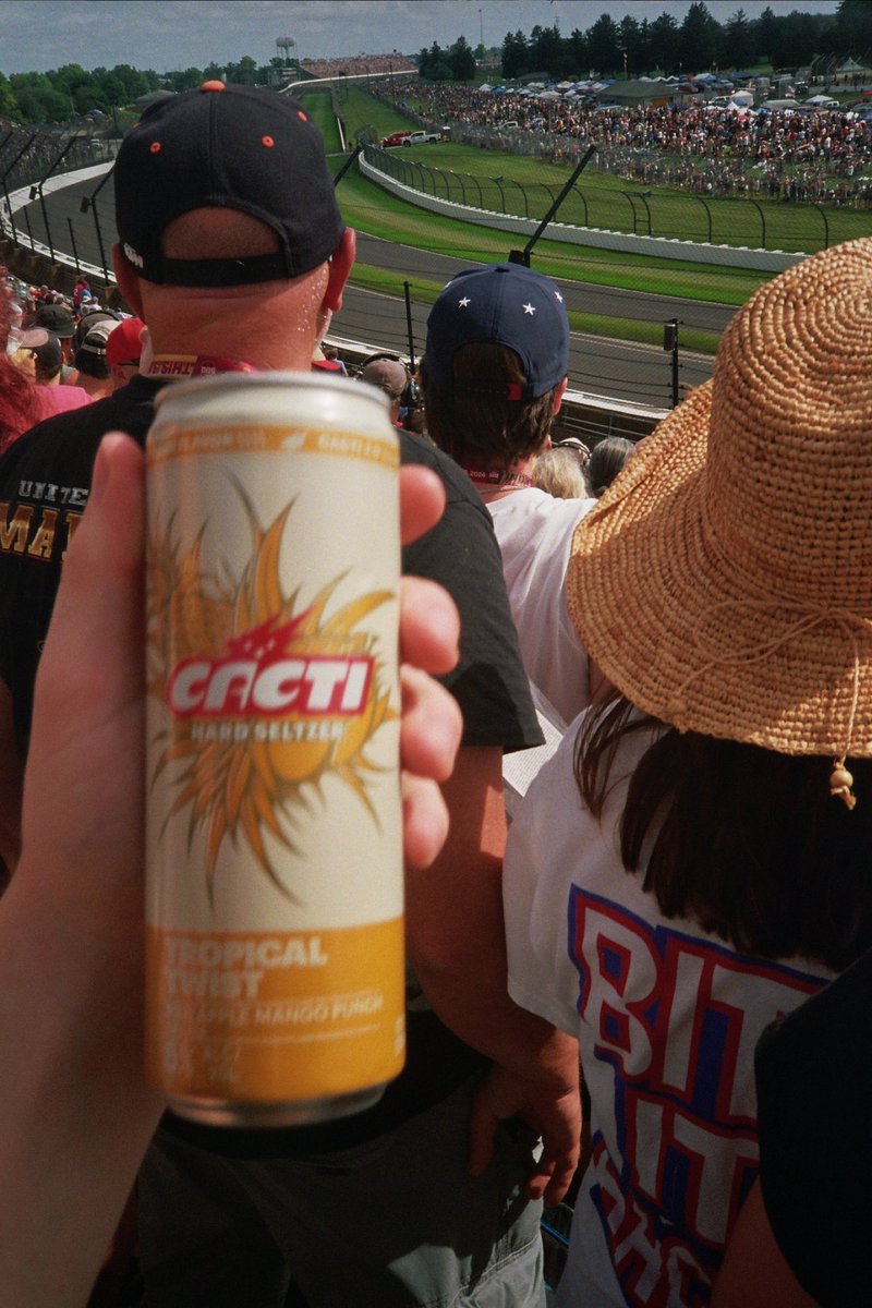 Indy 500 on fiillmmmmmmmmmmm 

@runnings_racing @ZacharyTinkle @PresleySorah @RacingNationTV @CactiSeltzer