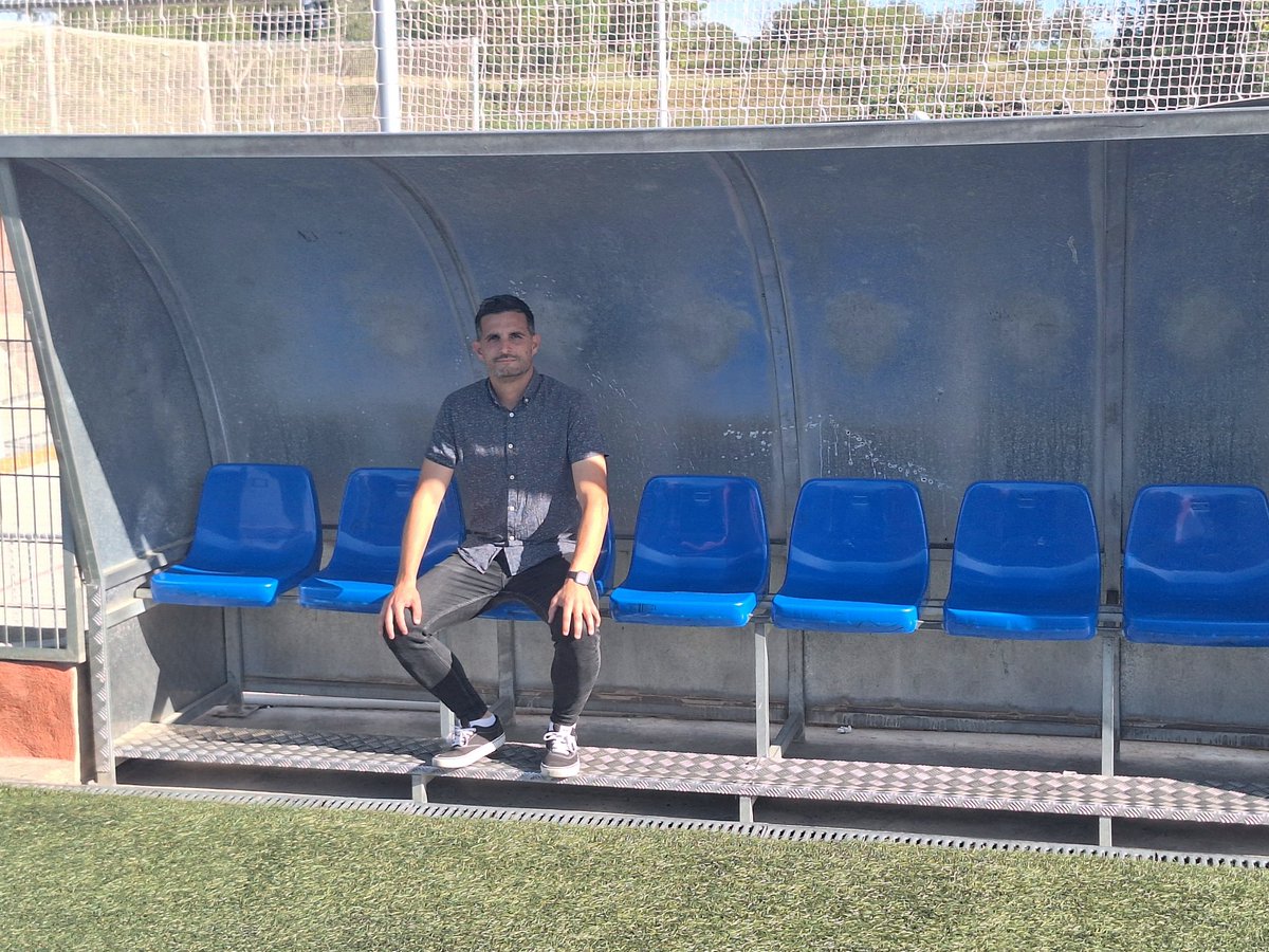 🔴⚪️| Benvingut Àlex!
@alexgonzalezTGN, nou entrenador de la @UEValls per la temporada 2024-2025
#LligaElit #FutbolCat #AmuntValls