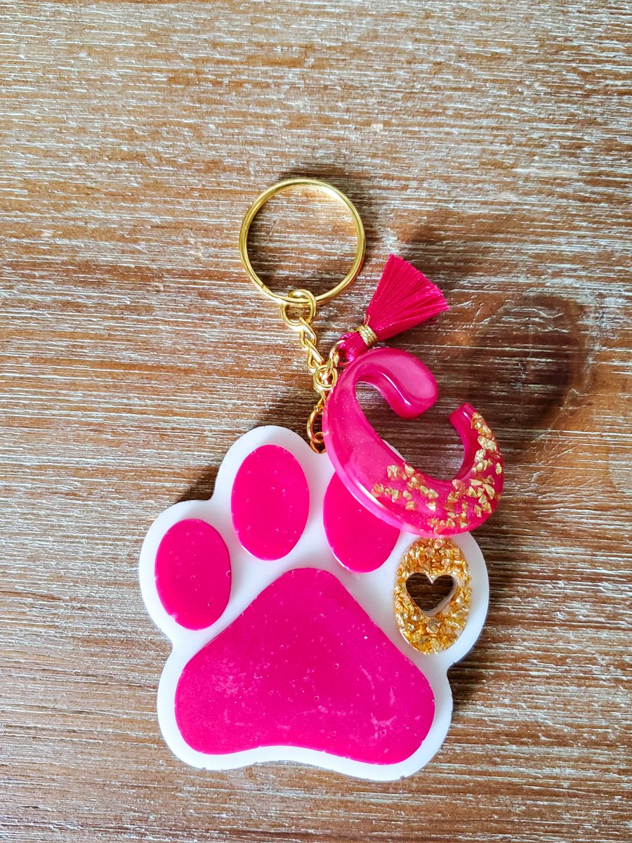 Dog Paw & Matching Letter Keychains 🌈🐾✨️
etsy.com/listing/173305…
#etsy #HandmadeHour #giftbetter #giftideas #womaninbizhour #Summer #SummersAreCool #dogpaw #pawprint #dogmom #doglovers #rainbow #resin #personalizedgifts #Personalization #uniquegifts #Wednesday #humpday