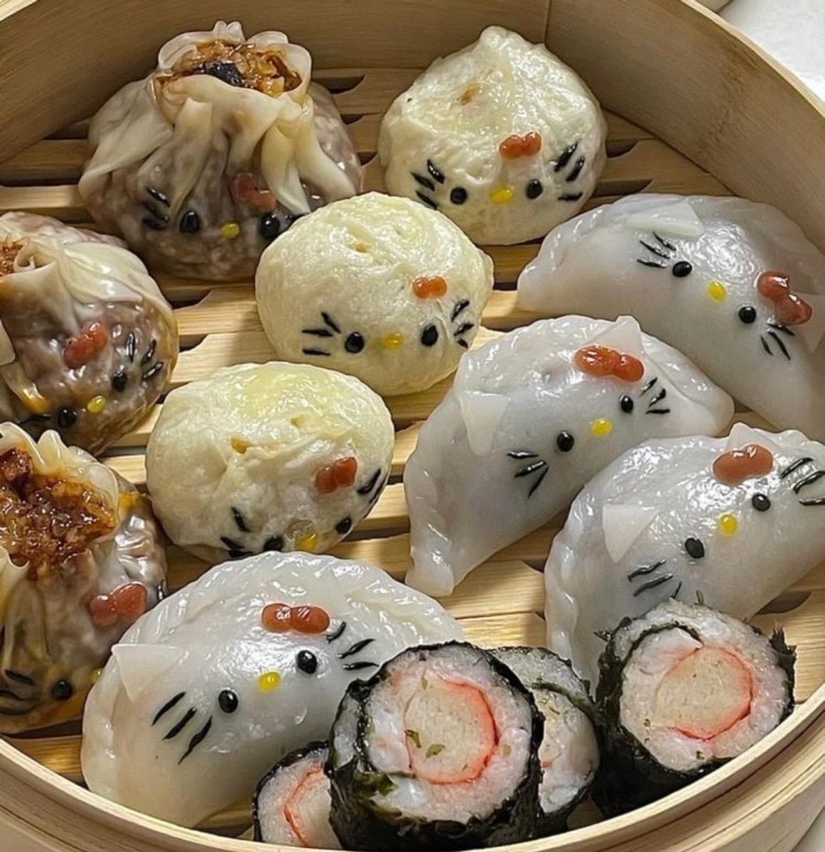 Hello Kitty dumplings…
So kawaii 🥟 🐱
