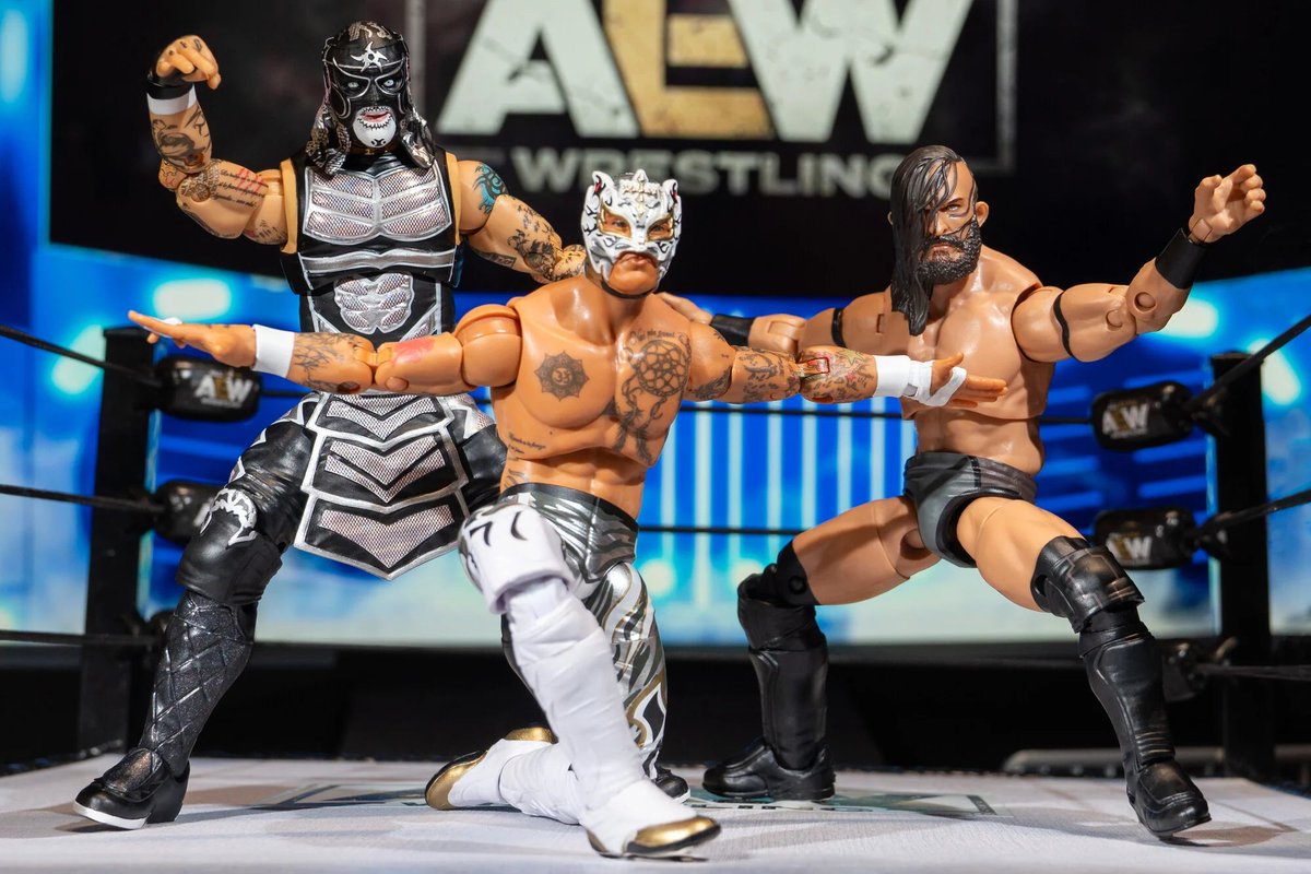 wrestlingfigdb's tweet image. This has got to be up there for packaging and multipack of the year, right?! It took a long time to get to us since the 1st reveal but, damn, this looks to have been worth the wait. Great job, @AEWbyJazwares!
Grab it here: shop.jazwares.com/products/aew-d…