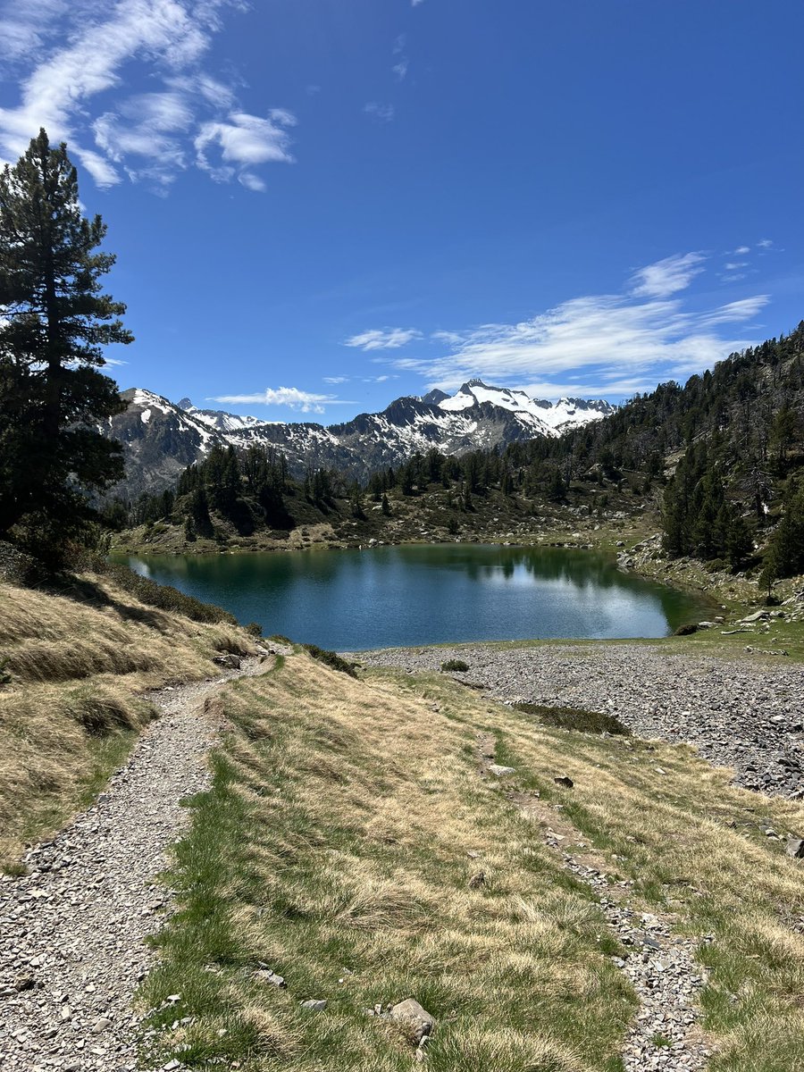 corinne_crabe's tweet photo. Le massif du #neouvielle en cette fin mai. Entre névés et lacs turquoises. Encore de la neige à partir de 2200 m. Les refuges d’#Oredon et de #bastan ouverts #reservenationale #aurelouron #pyrenees @Meteo_Pyrenees https://t.co/sINIkJwy0T