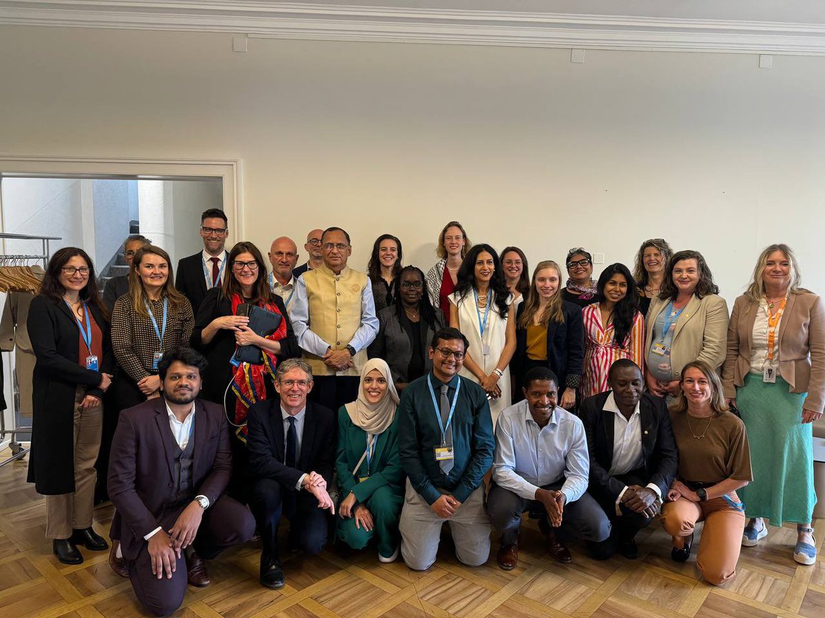 IFMSA's tweet image. IFMSA attended the #CivilSociety working group meeting on climate change and health organized by @WHO and @GCHAlliance. We discussed CS engagement in the Global Plan of Action to be drafted after the adoption of the #WHA77 #ClimateResolution and our road ahead to #COP29 &amp;amp; #COP30