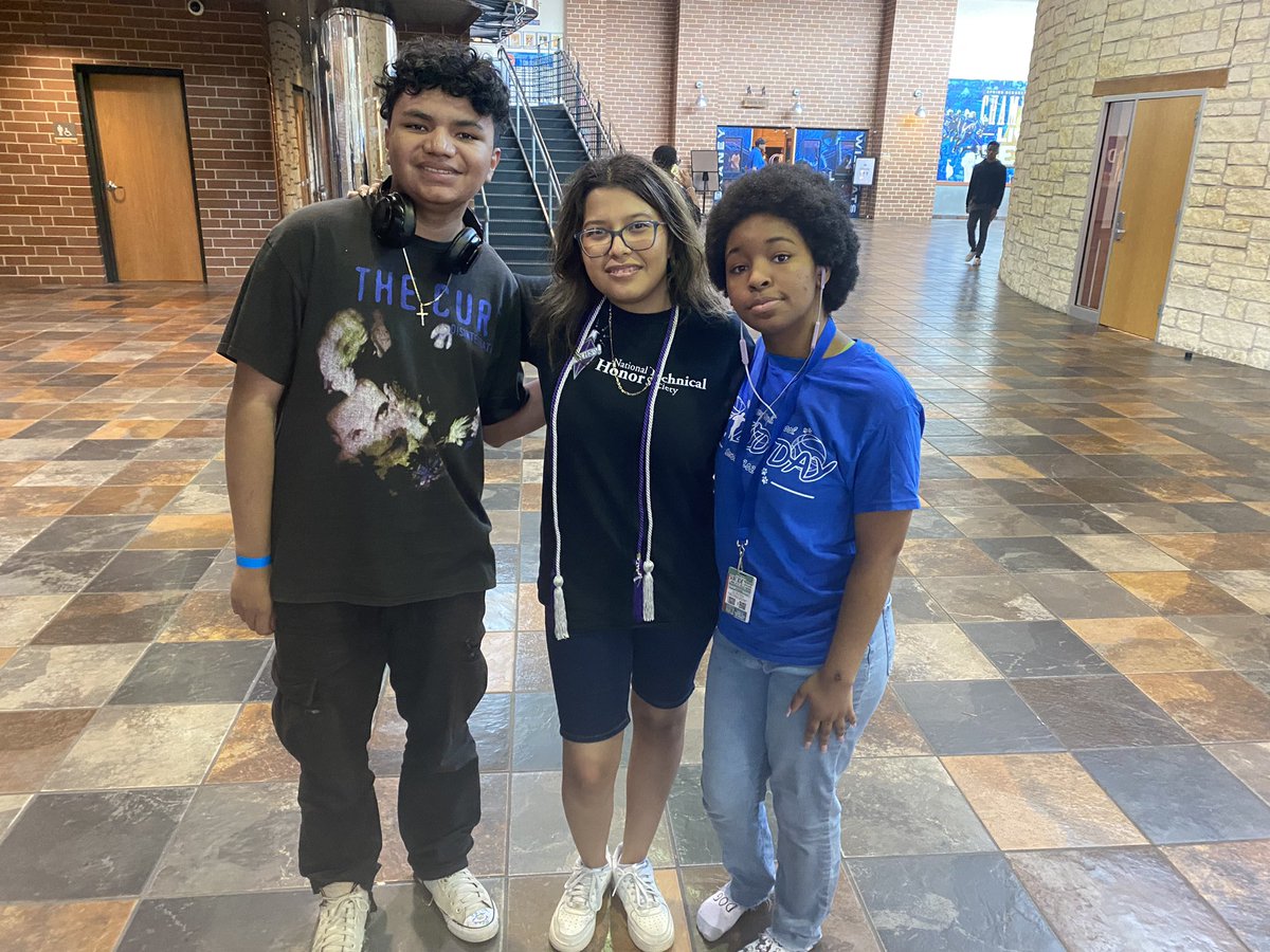 Senior Breakfast/Field Day‼️NTHS  ready for Graduation Day👨🏾‍🎓🧑‍🎓👩🏽‍🎓@SpringISD_CTE @Dekaneywildcat #purpleandsilver