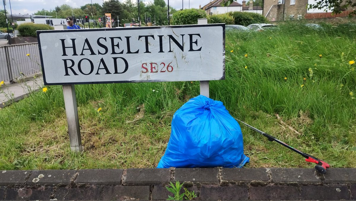 One bag of litter collected.  Which means it was quite tidy. :) #lovebellgreen #bellgreen #sydenham #se26 #rubbish #litter