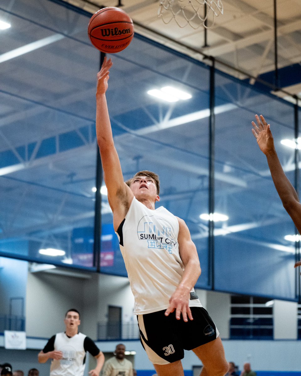 Tristan Wilson (@warsaw_hoops) with another strong weekend to finish the spring averaging 12 points per game on 72 percent shooting with a 20 point outing in pool play, adding 2.5 assists, 4 rebounds and 1.3 steals per game at the Gym Rats Memorial Day Run & Slam.