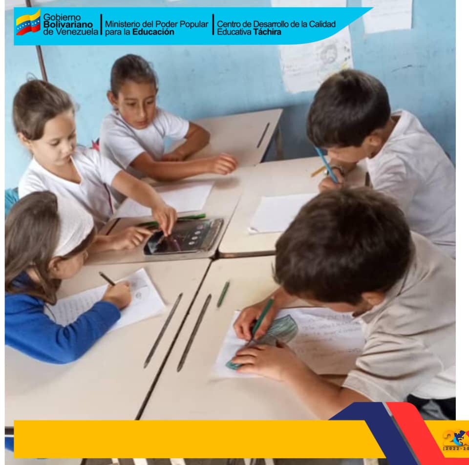 #UnidosDeCorazón <a href="/CDCE_Uribante/">CDCE URIBANTE</a> 
U.E.N. Prof. Américo Roa 
Cierre de proyecto de aprendizaje: Animales Prehistóricos. <a href="/NicolasMaduro/">Nicolás Maduro</a> <a href="/_LaAvanzadora/">Yelitze Santaella</a> @MPPEDUCACION <a href="/Berzabethg1/">Berzabethgandicaoficial</a>