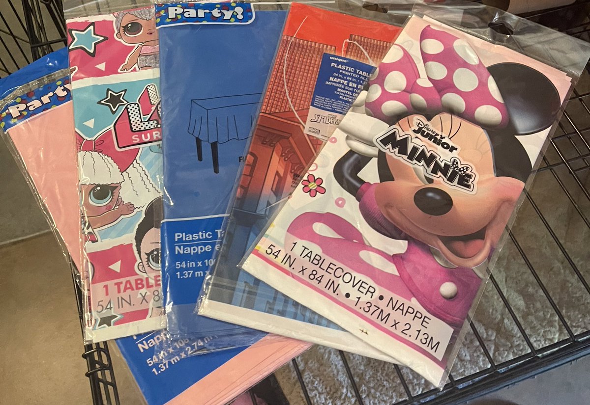 Profe_Andy's tweet image. Middle kid needed table cloths for an end of the year potluck and asked me to go get them. I might have done him dirty.