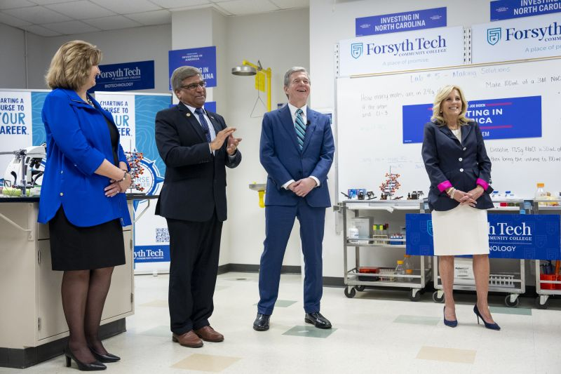 Dr. Sethuraman Panchanathan @NSFDirector announced @NSF's broadest investment in regional innovation ecosystems NSF #Engines alongside @DrBiden, a cc professor, at @ForsythTechCC. Find out why #communitycolleges are critical to NSF Engines and more: newamerica.org/center-educati…
