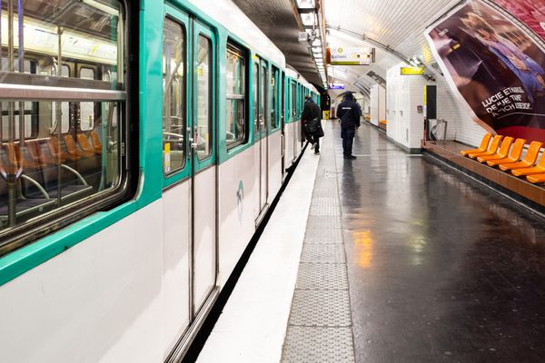 Chants antisémites dans le métro : apologie de crime contre l'humanité et injure, 5 jeunes condamnés *france3-regions.francetvinfo.fr/paris-ile-de-f… #antisémitisme #justice l