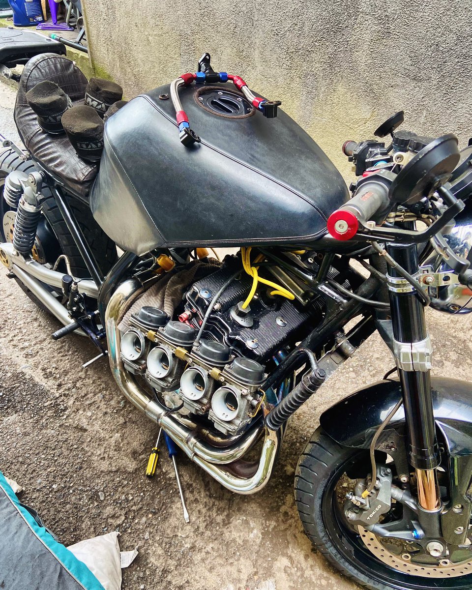 eirejournalist's tweet photo. @ReaRepairs No fairings - currently on bst36ss that are 750f originally but basically like less refined mk1 b12 carbs. I almost have her right after years of messing around with them, just the pilot circuit is never quite spot on https://t.co/X3qp2iNJ4t