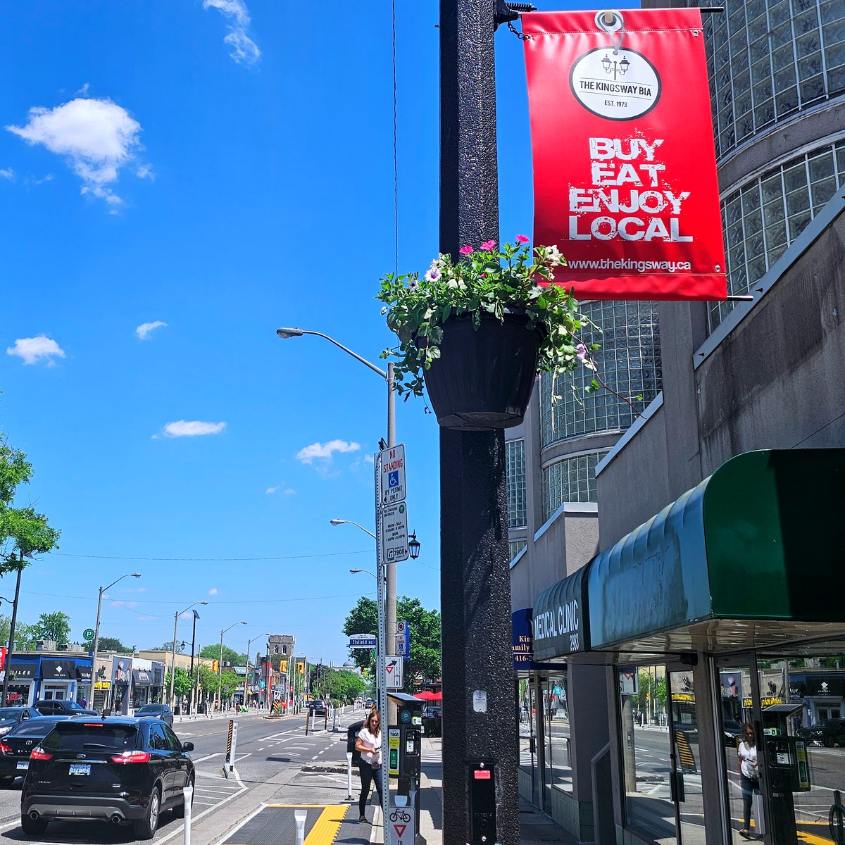 Show your favorite small businesses some love 🖤 What are your go-to spots to shop, dine, and enjoy in The Kingsway BIA? Let us know in the comments below ⬇️ 

#kingswaybia #shoplocal #torontobia #supportsmallbusiness