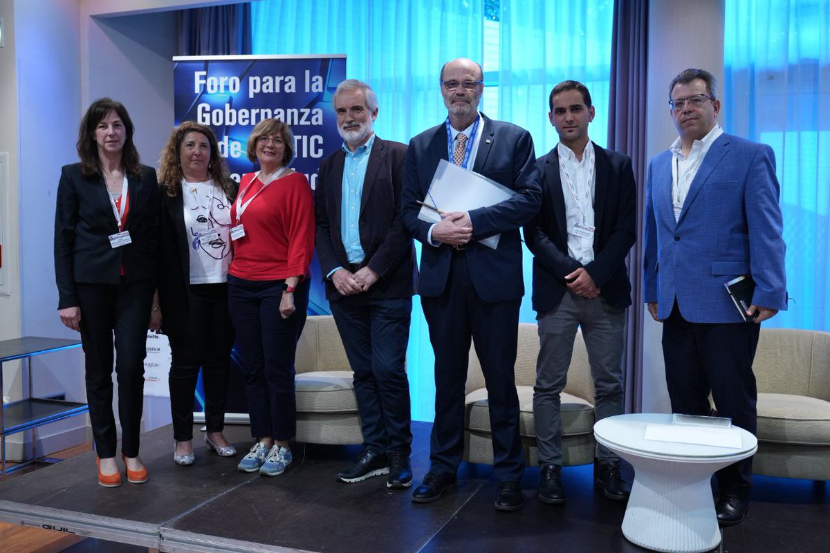 XIV Foro para la Gobernanza de las TIC en salud 2024 - Sesión Debate 1
"Como conclusión Debemos ser optimistas, ser un ejemplo de colaboración y debemos seguir se camino para conseguir que sea realidad y que en el 2026 tengamos los fondos ejecutados."
#SEIS #ForogobernanzaTIC24