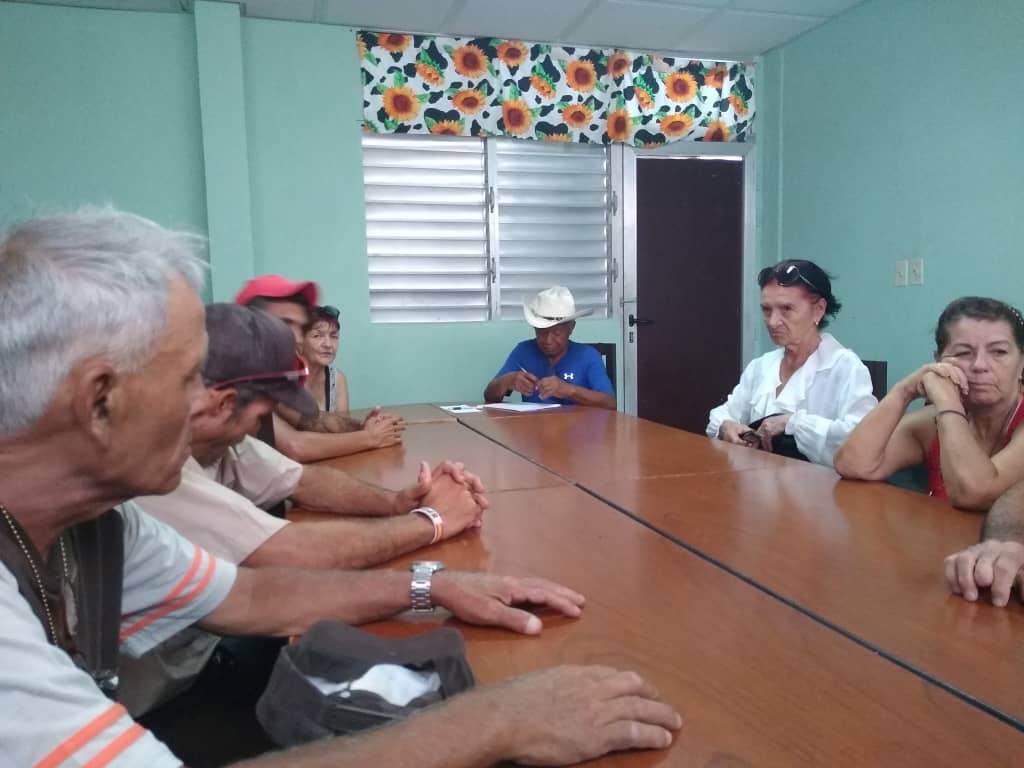 Se realiza capacitación en temas de Seguridad y Protección en las instituciones de Salud de #SanctiSpíritusEnMarcha. #CubaPorLaSalud @DiazCanelB @DrRobertoMOjeda @japortalmiranda @DeivyPrezMartn1 @AlexisLorente74 @SaludProvSS @Benitod99963634 @Barbara78904587