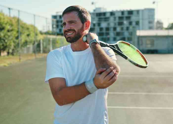 #TennisElbow? 80-95% find relief with non-surgical treatments like NSAIDs and physical therapy. #PRPtherpay injections offer additional help. If needed, surgical interventions like percutaneous debridement or open repair can be considered. medilink.us/tegv #sportsinjury