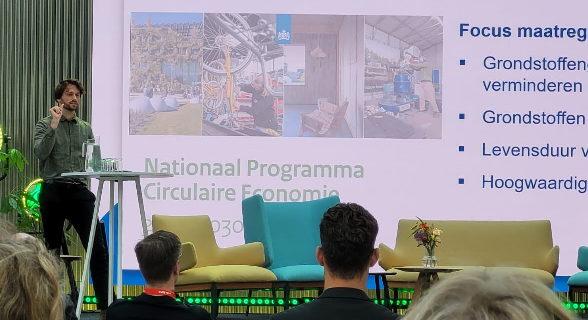 Collega Floris Teunissen sprak gister over Circulaire Economie en de Laadinfa ⚡♻️🚘 Het waarom, wat gebeurt er al, wat moet nog beter en wat is hierbij nodig?  Geslaagde en leuke middag bij Laadinfra Congres '24
#circulair #laadinfra