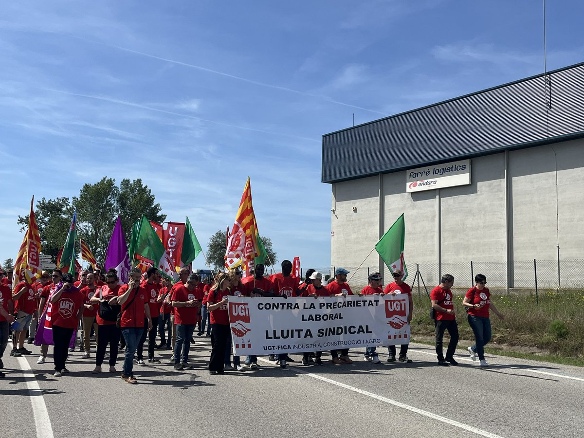 Manifestació a Farré Logístics de Caldes de Malavella per l’acomiadament d’un delegat sindical. 

Mira aquí la notícia! 👇🏽

tvlaselva.cat/index.php/noti…