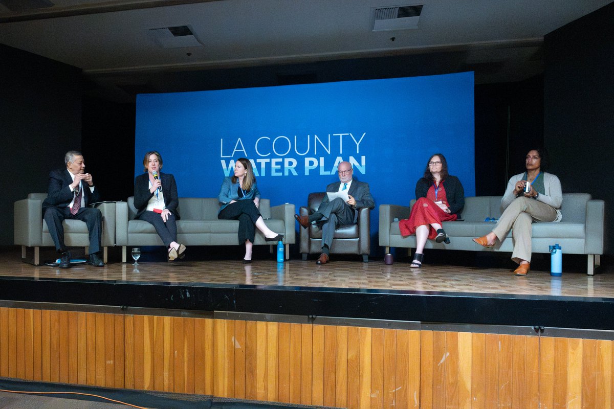 Pictured: @SoCalWaterComm’s Charley Wilson leading a panel discussion about making water conservation a way of life with leaders from @lacopublicworks @CA_DWR @MWDh2o @CountyofLA and @HealtheBay. #WaterforLA #LACountyWaterPlan #WaterResilience