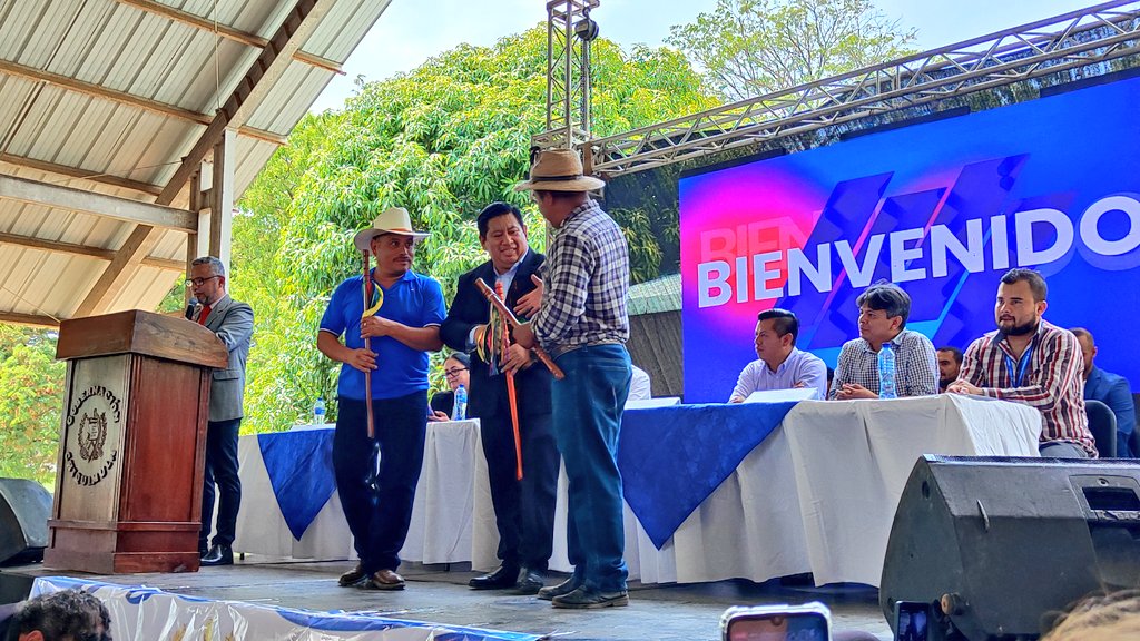 Hoy estuvimos presentes en la toma de posesión del nuevo Gobernador de Chiquimula, Lic. Luis Compá, primer Gobernador elegido por el pueblo. 
Dando un gran paso hacia la participación ciudadana.
#transparenciagt #ParticipaciónCiudadana2024