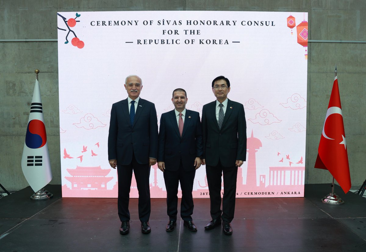 Yönetim Kurulu Üyemiz ve Dijital Teknolojiler İş Konseyi Başkanımız <a href="/ErdemErkul/">Dr. R.Erdem ERKUL</a>, Başkanımız @Nailolpak ve Yönetim Kurulu Üyelerimizin katılımlarıyla Kore Ankara Büyükelçisi Yeondoo Jeong ev sahipliğinde düzenlenen törenle Kore Cumhuriyeti Sivas Fahri Konsolosu nişanını aldı.