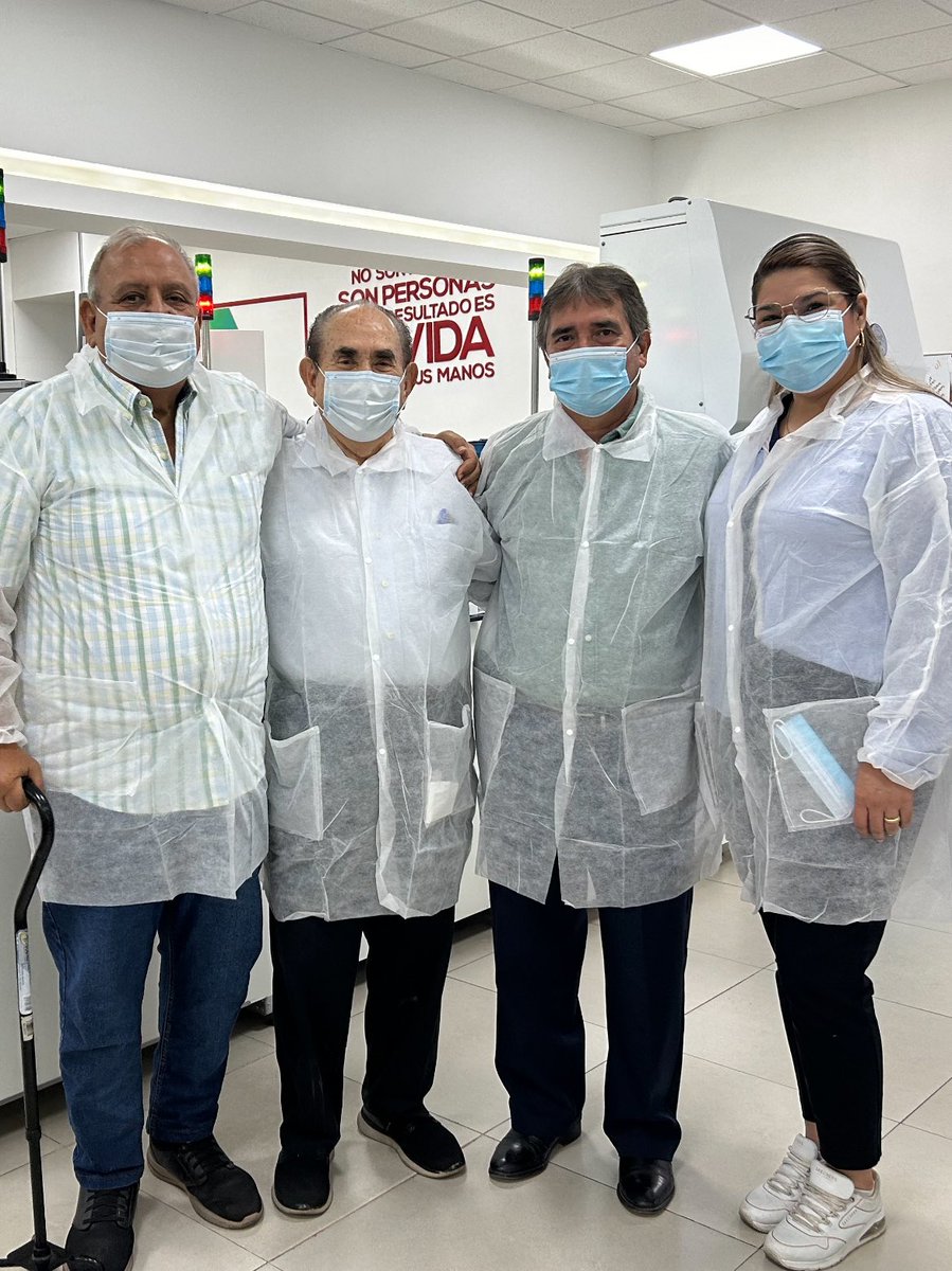 oswaldovillase's tweet image. Impresionante labor que desarrollan miles de jóvenes profesionistas a través de Salud Digna de Jesús Vizcarra. Cientos de miles de estudios gratis a gente pobre y más de 14 millones a bajo precio por año. Gracias al Dr Gómez Campaña por mostrarnos lo que se hace por los mexicanos