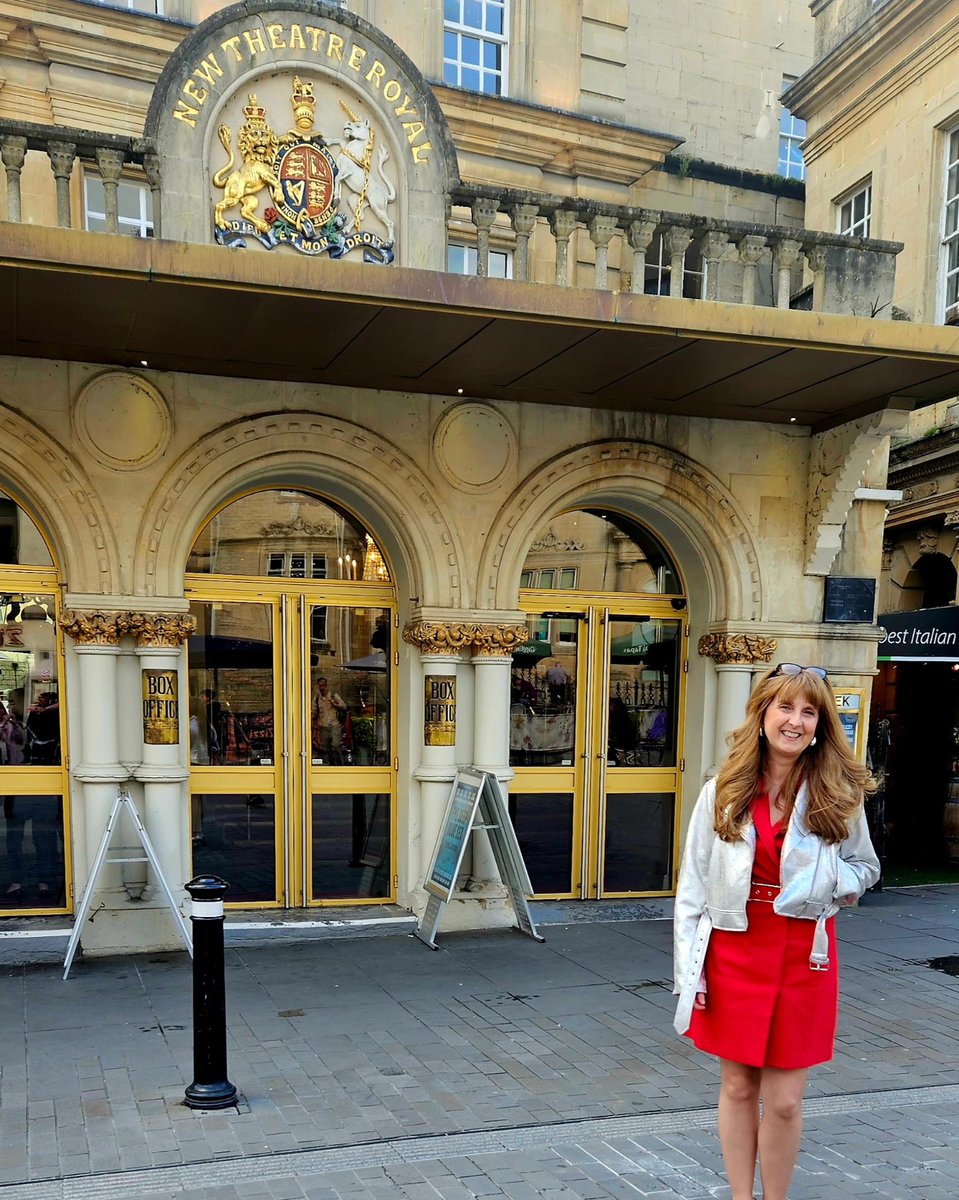 SandraOman1's tweet image. My research brought me to Bath these last few days, to once more explore the presentation of Puccini's Manon Lescaut. @ETOpera presented the final performance of their tour at the @TheatreRBath. Into the final stretch of my PhD now! @IrishResearch #GOIscholar @TUconservatoire