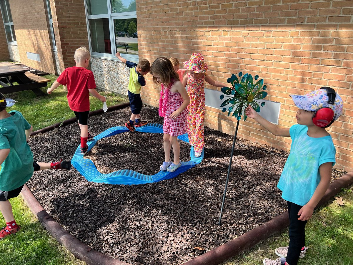 Whitney Zinn tweet media