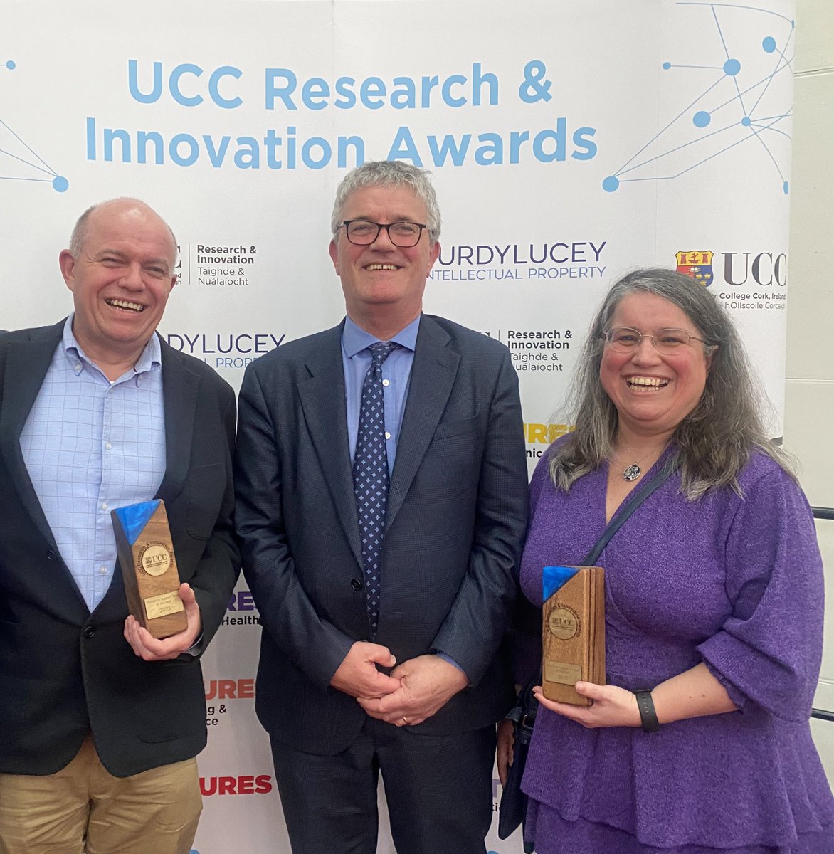 Many colleagues will agree — no one better when facing a tough grant deadline than the formidable dynamic #dreamteam ⭐️ Dr. Sonia Monteiro ⭐️ Kevin Goggins #UCCResearchAwards #kudos