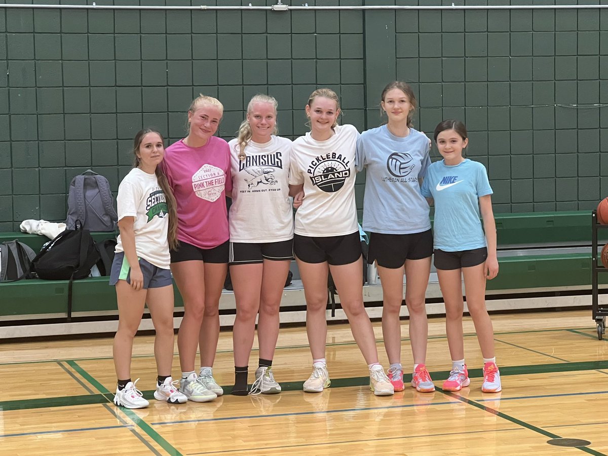 LP_WBB's tweet image. Another day, another opportunity to get better! Great skill work today! And the next generation of Whitehead gets her start! Great job Rowen! Family night down the road!? #Lpfamily