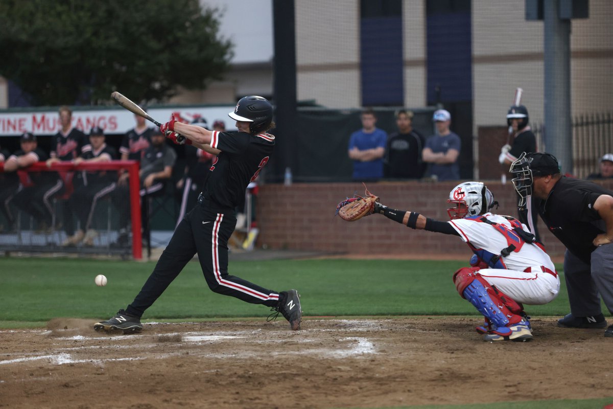 Argyle and Grapevine baseball are familiar foes facing off in 5A regional finals 🤜🤛 From @t_myah Full story: dallasnews.com/high-school-sp…