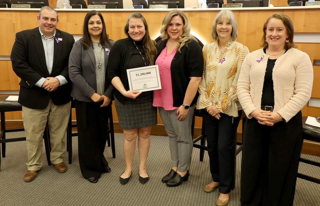 CU Department of Emergency Medicine (@cuemergency) on Twitter photo Last month, Dr. Christina Yannetsos (<a href="/JudoninaMD/">Christina Yannetsos, MD</a>) & her team received an ARPA award for the forensic nurse enhancement program to improve patient access to care, comprehensive support, & outcomes for victims impacted by domestic violence.
Learn more. 👇
adcogov.org/news/adams-cou… Last month, Dr. Christina Yannetsos (<a href="/JudoninaMD/">Christina Yannetsos, MD</a>) & her team received an ARPA award for the forensic nurse enhancement program to improve patient access to care, comprehensive support, & outcomes for victims impacted by domestic violence.
Learn more. 👇
adcogov.org/news/adams-cou…