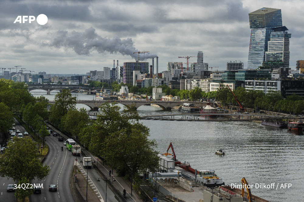 AFP News Agency (@afp) on Twitter photo Water tests in the Seine in Paris show the river is still too dirty to swim in, two months before the start of the Paris Olympics, when it is set to be used by athletes, data from a charity showed.
u.afp.com/5sXQ by <a href="/ADAMPLOW/">Adam Plowright</a> #AFPSports Water tests in the Seine in Paris show the river is still too dirty to swim in, two months before the start of the Paris Olympics, when it is set to be used by athletes, data from a charity showed.
u.afp.com/5sXQ by <a href="/ADAMPLOW/">Adam Plowright</a> #AFPSports