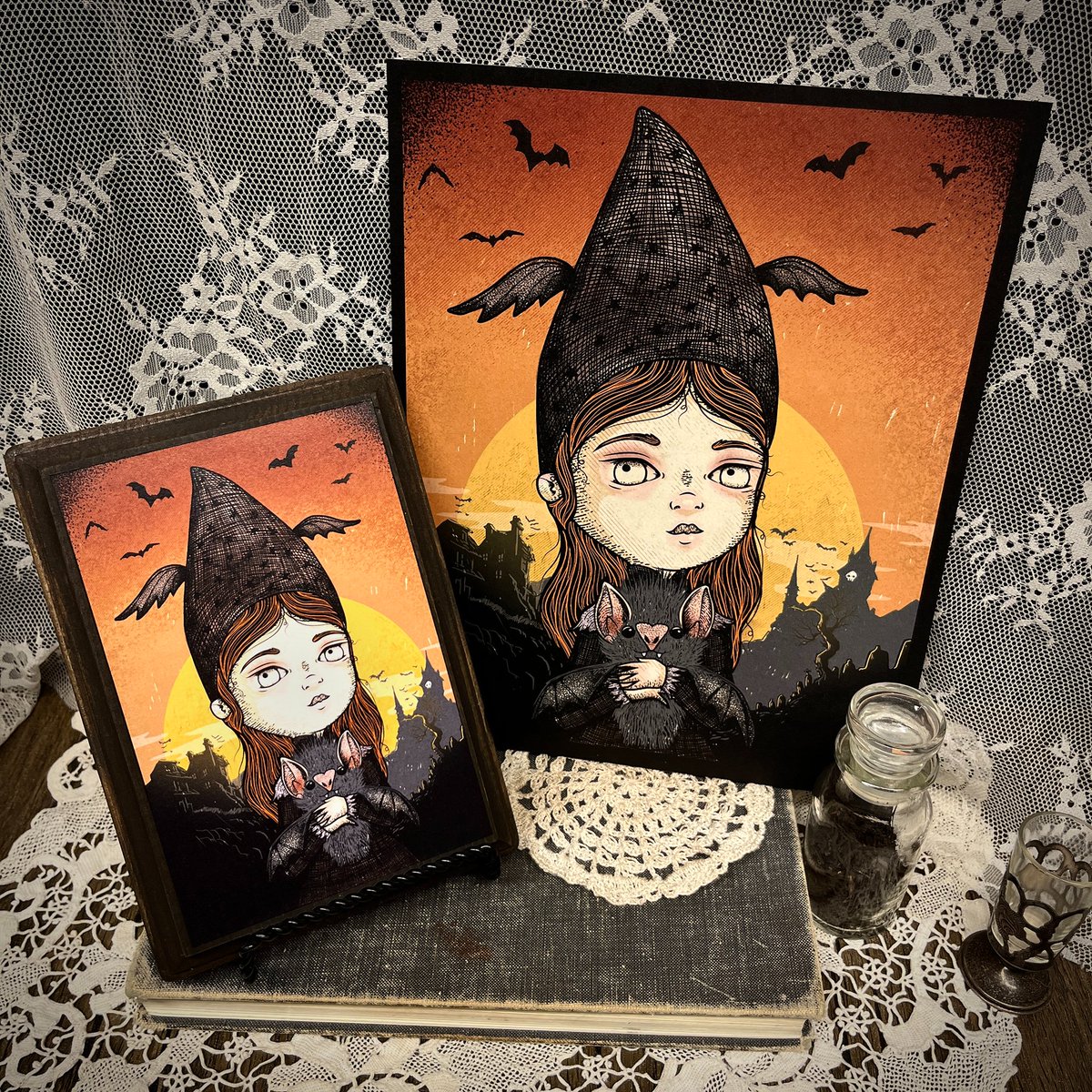 🦇✨ Ready to welcome Emma and her bat friends into your home? This print will be looking to haunt your walls soon, with early access for our 📨 subs! shorturl.at/khZbF #DarkArt #SpookyArt #HalloweenArt #GothicArt #BatArt #IndieArtist #DarkIllustration #SpookySeason
