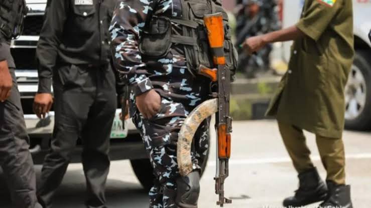 Nigeria Police Stray Bullet Kills Two Persons In Ekiti While 'Attempting To Retrieve Vehicle For Motorist Who Fled After Hitting Motorbike Rider' | Sahara Reporters bit.ly/4c2qdqh