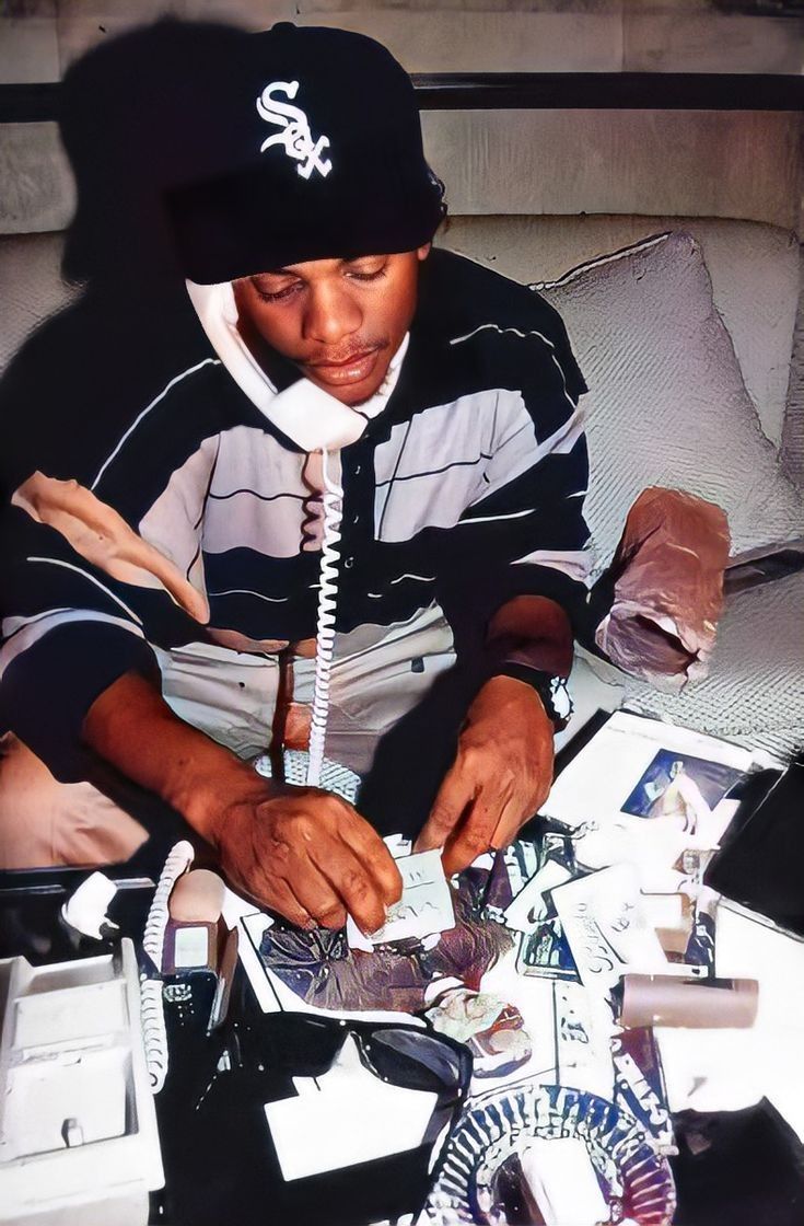 pedestrian's tweet photo. Eazy E photographed by Ricky Powell, 1993. https://t.co/1ScmNljGQE
