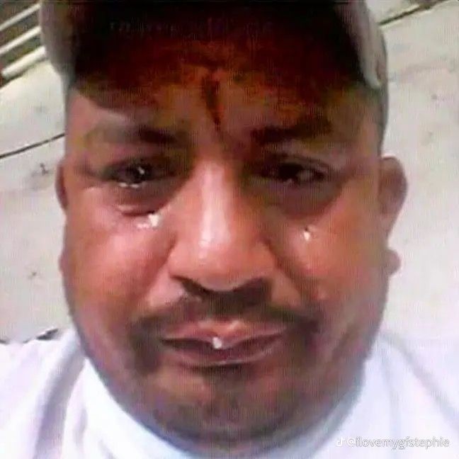 estaba picando cebolla y aproveché para llorar por la facultad