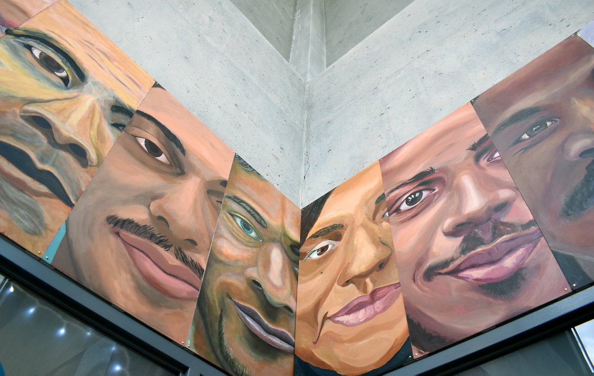 🎨Today, art faculty Mark Smith unveiled his student-led Shared Vision Mural at PCC-Sylvania! Students from his "Painting the Human Figure" class spent 2 weeks creating the project. Lot of work went into getting the mural just right! 👏 <a href="/R_A_C_C/">Regional Arts & Culture Council</a> <a href="/ORCommColleges/">Oregon Community College Association</a> #PantherLife