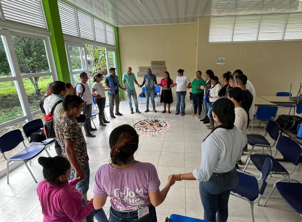 #Putumayo | Participamos en encuentro para la construcción del plan de acción de la Agenda de Reincorporación Comunitaria en el AETCR La Pradera, donde se abordó la creación de un centro deportivo, cultural y ambiental para el desarrollo integral de niños, niñas y adolescentes.