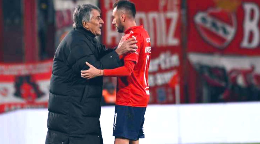 endiablados_ok's tweet photo. Entrenadores interinos de #Independiente que debutaron con empate desde 2000:
🤝2001: M. Santoro (Unión)
🤝2004: P. Monzón (EDLP)
🤝2007: M. Santoro (N. Chicago)
🤝2008: M. Santoro (Huracán)
🤝2019: F. Berón (Unión)
🤝2022: C. Graf (R. Central)
🤝2024: Hugo #Tocalli (1-1 Vélez) https://t.co/zAVbHFMjTS