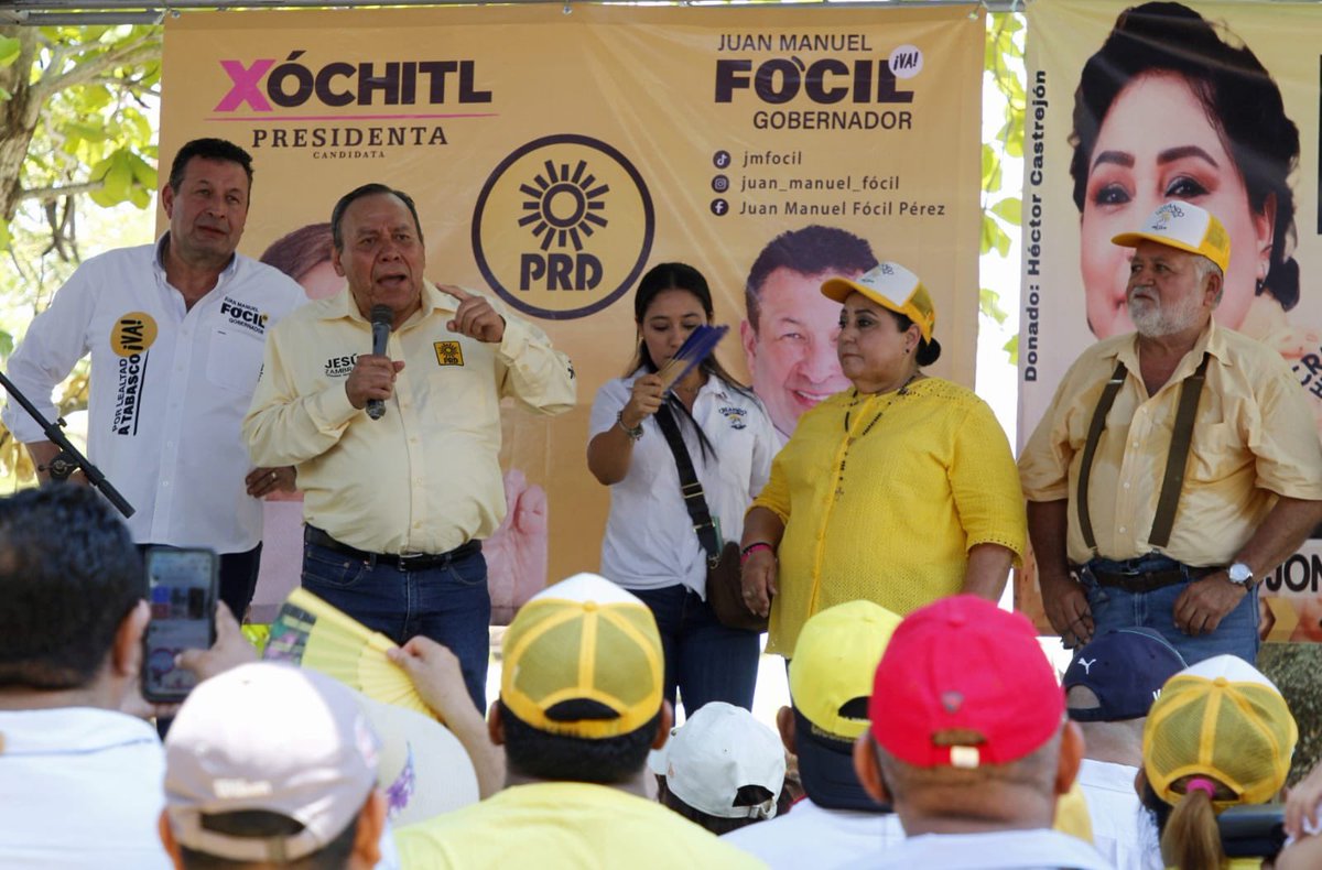 El próximo domingo 2 de junio tendremos la oportunidad de sacar a ese gobierno que engañó y le dio la espalda a la gente.

Ellos que son los que quitaron todos los apoyos al campo y los fideicomisos no pueden continuar, ya demostraron que no saben gobernar. 

Vamos a reconstruir