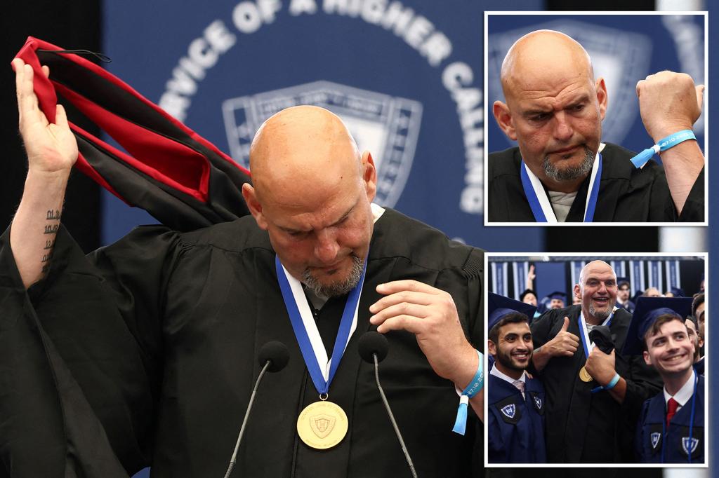 Sen. John Fetterman dramatically whips off Harvard hood at Yeshiva University commencement trib.al/uJ8ePCr