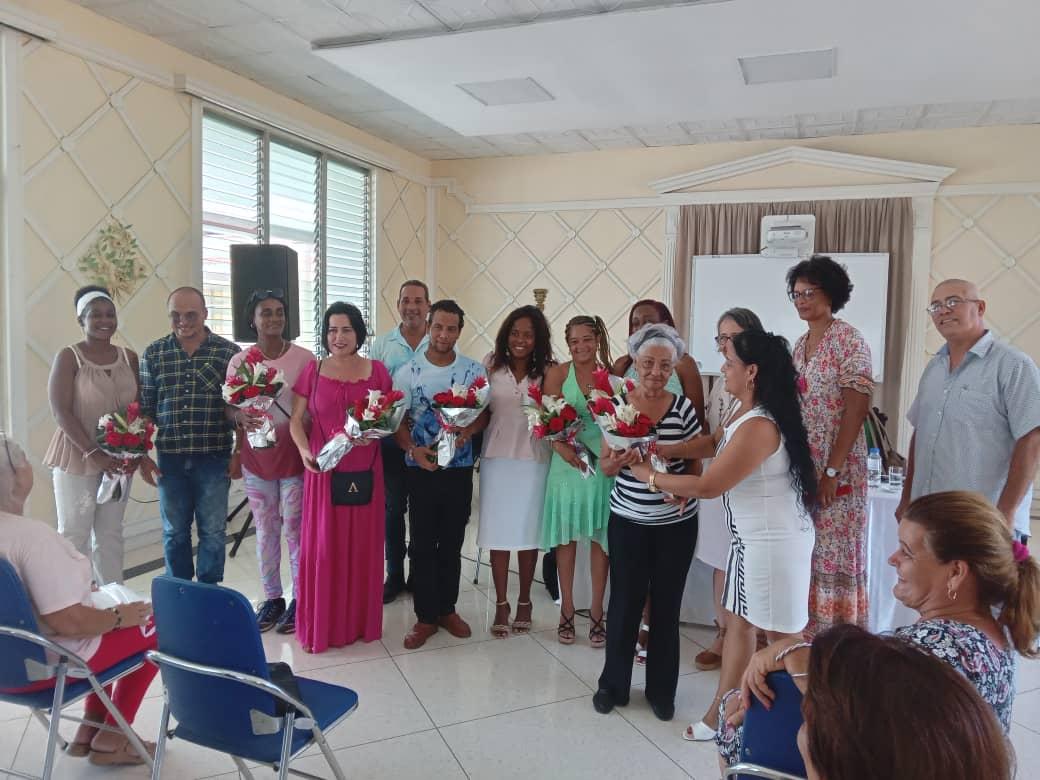 🇨🇺 Atender a artistas y creadores con la adecuada sensibilidad, así como implementar el Programa de Descolonización Cultural, centraron el debate en la II Conferencia del Sindicato de la Cultura, del municipio habanero de Playa.
#LaHabanaViveEnMí
#CubaEsCultura

📸 @Roilancu1