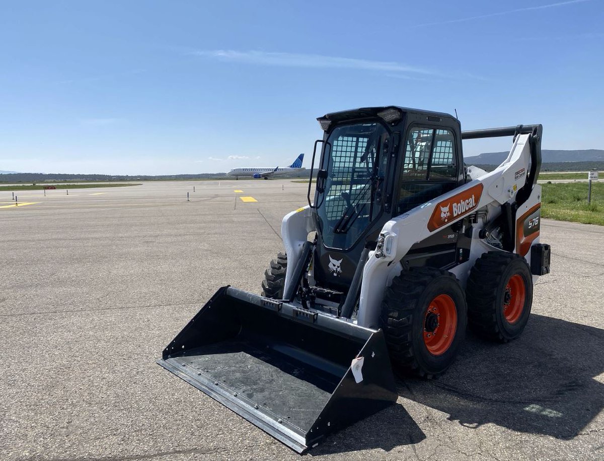 The @DROAirport took delivery of a new Bobcat skid steer loader today. We are pleased to be able to hand off this versatile piece of equipment to our talented maintenance team and let them put it to work at DRO.