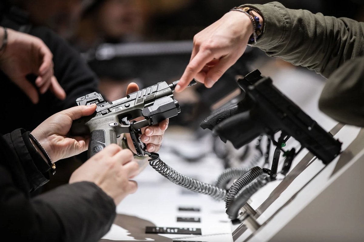 Report: Italy sent €2 million worth of bombs to Israel in two months global.ilmanifesto.it/report-italy-s…