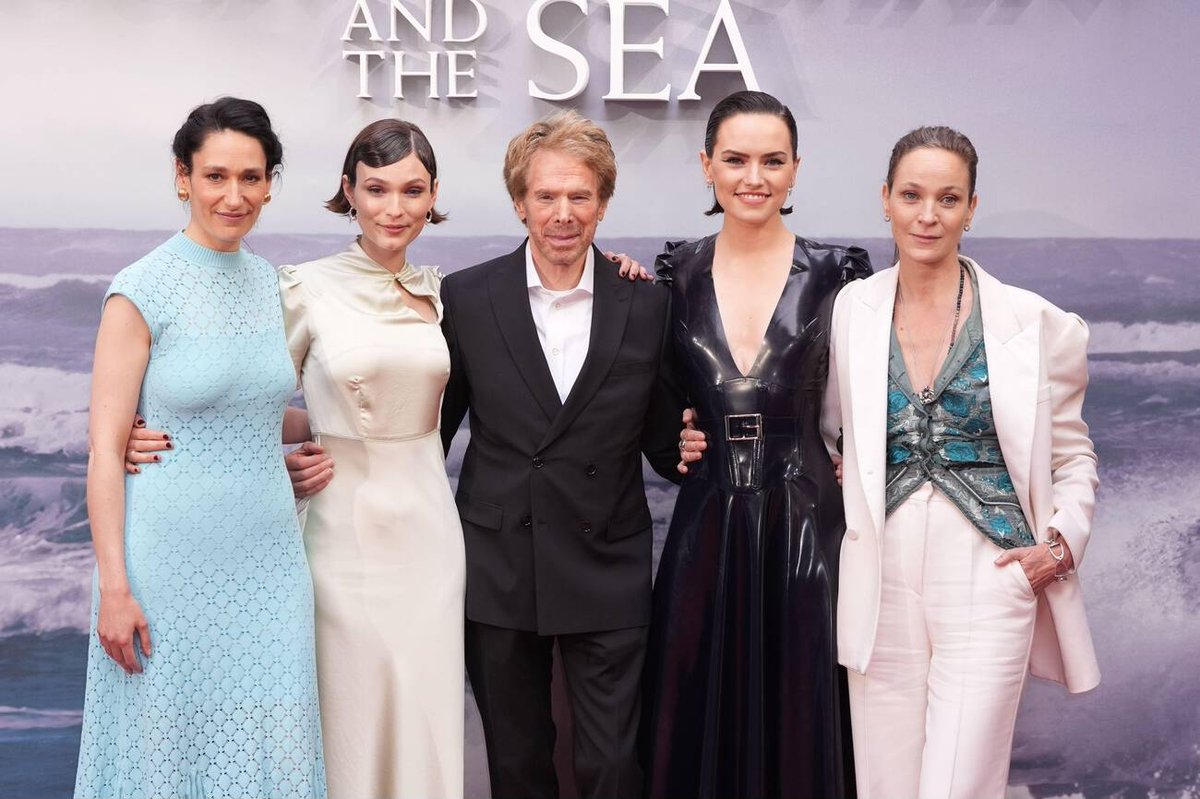 Queen Daisy Ridley, Sian Clifford, Tilda Cobham-Hervey, Jerry Bruckheimer & Jeanette Hain at the Young Woman and the Sea premiere in London, England 🌊🌊🌊💖👑🌼💯#DaisyRidley #youngwomanandthesea