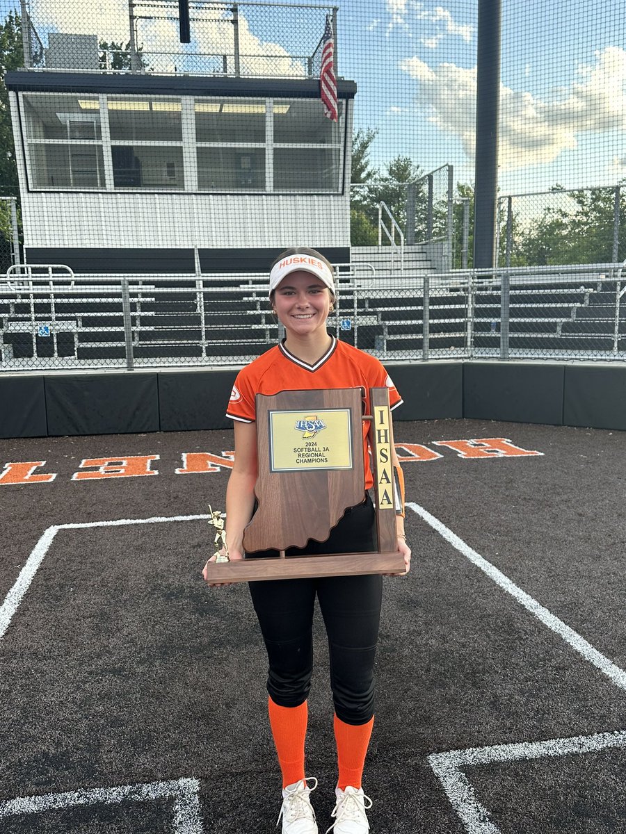 2024 REGIONAL CHAMPS 🐾🐾🐾 Great job girls, now onto semi-state! @rayman16u @RaymerStrength @Penn_Softball @DePauwSoftball @BrownU_Softball @CentreCSoftball @DenisonSoftball @CoachOzbun @KenyonSoftball @Coach_Henery @CoachD_TUSB